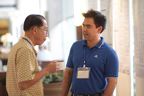 (Left to right) Drs. Praphan Phanuphak and Iskandar Azwa at the 2014 TREAT Asia Network Annual Meeting in Siem Reap, Cambodia.